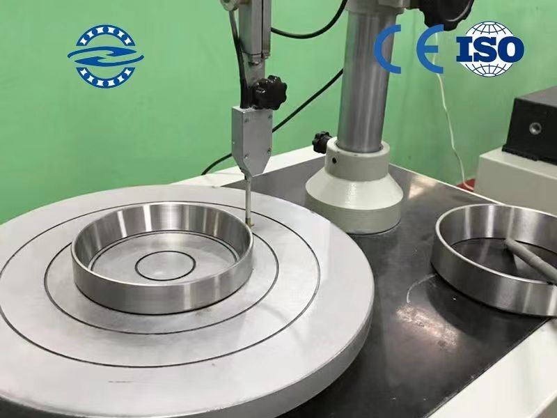 TZ200A1021-00 Reismotor Groot lager voor Komatsu PC120-3 PC150-3